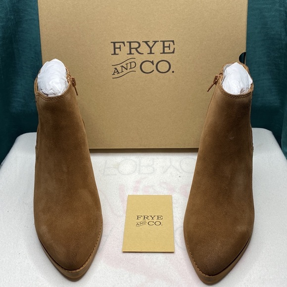 Gorgeous NWT Frye and Co. Women's Kaye Chelsea Boot‎ - Picture 2 of 11